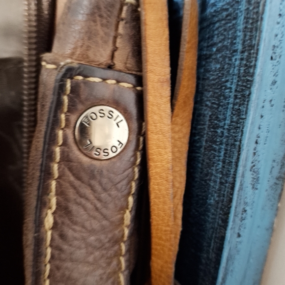 COPY - FOSSIL CROSSBODY - Picture 5 of 11